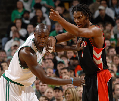 足球西甲豪门迎来连胜，状态回暖（西甲豪门重返胜轨，状态复苏）