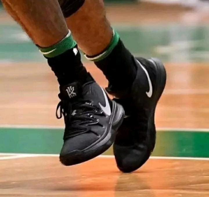 11场输8场，利物浦是自9月底以来五大联赛输球场次最多的队（近11战8负，利物浦自9月底起五大联赛输球次数居首）