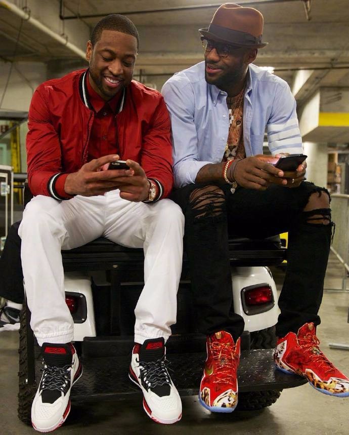 女子篮球联盟赛季焦点球员表现（女子篮球联盟本赛季焦点球员表现一览）