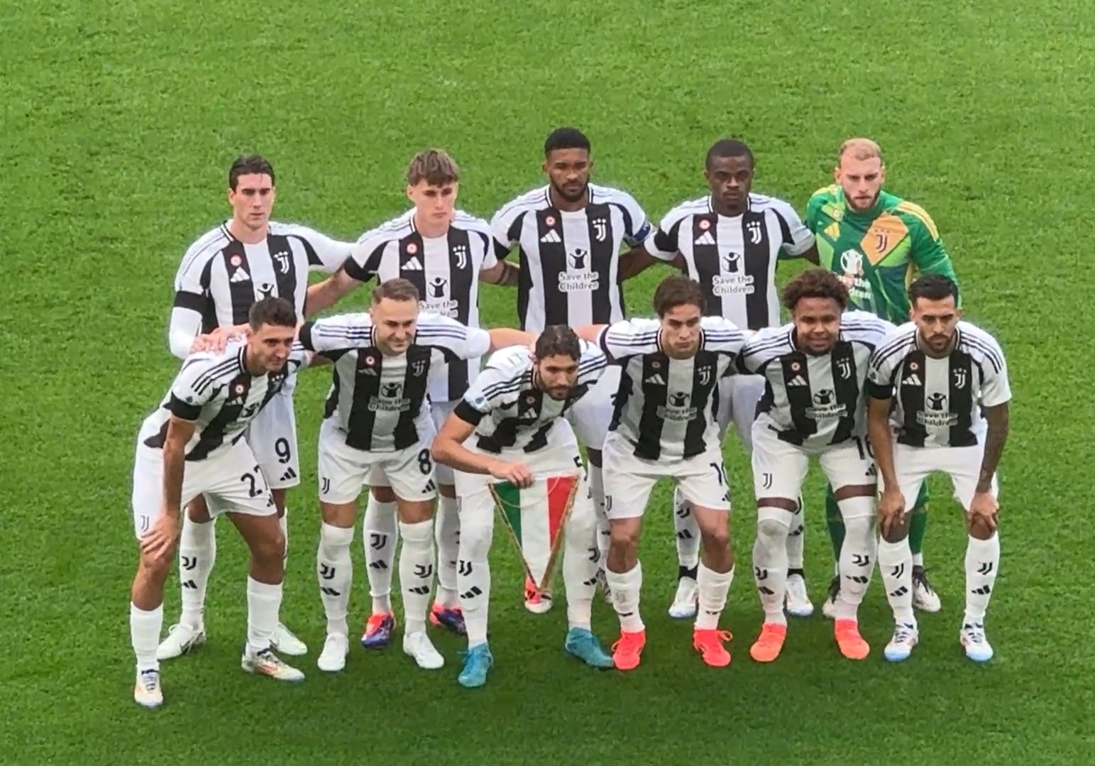 迪卡尼奥：国米球员在场上应务实一些；齐沃布阵时要打破常规（迪卡尼奥：国米比赛中需更务实；齐沃用兵应勇于打破常规）