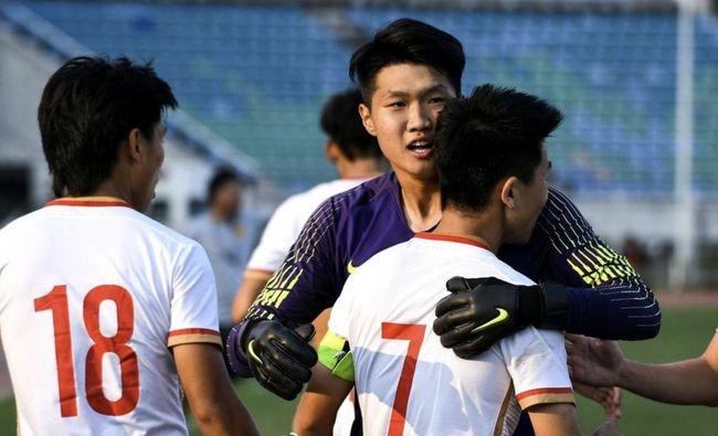 强队从不依赖运气（强队靠实力，不靠运气）