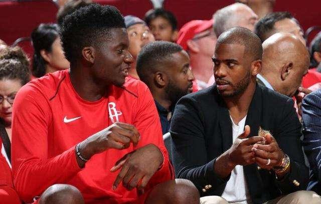 詹姆斯关键三分绝杀比赛（詹姆斯命中压哨三分终结比赛）