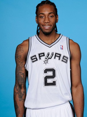 穆罕默德·萨拉赫因表现不佳和言论引发争议，被利物浦球迷认为职业生涯已结束，可能告别俱乐部。（状态低迷与言论风波，萨拉赫遭利物浦球迷视为生涯将尽，或告别红军）