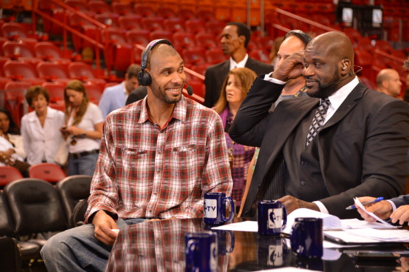 世界杯震撼一幕：孙颖莎让分全场掌声，赛场对手忍不住竖大拇指（世界杯名场面：孙颖莎主动让分赢得满场掌声，对手当场竖起大拇指）