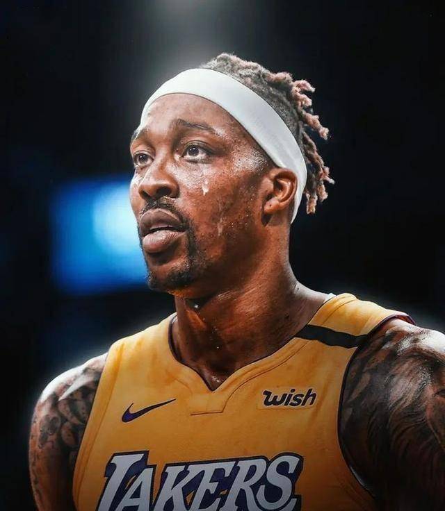 巴蒂：劳塔罗和小蜘蛛可以一起上，但其中一人必须做出牺牲（巴蒂：劳塔罗与小蜘蛛可同场，但需有一人牺牲）