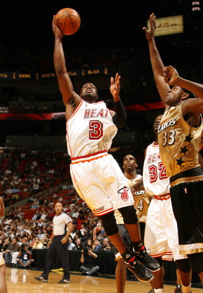 阿森纳3-1拜仁，廷贝尔、马杜埃凯、马丁内利破门，诺伊尔送礼（阿森纳3比1力克拜仁：廷贝尔、马杜埃凯、马丁内利建功，诺伊尔失误送礼）