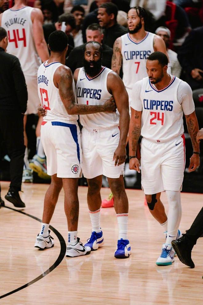 全市场报道哈列巴什维利：模板罗伯逊，皇萨与利物浦在关注他（全市场：哈列巴什维利被比作罗伯逊，皇马、巴萨与利物浦正关注他）