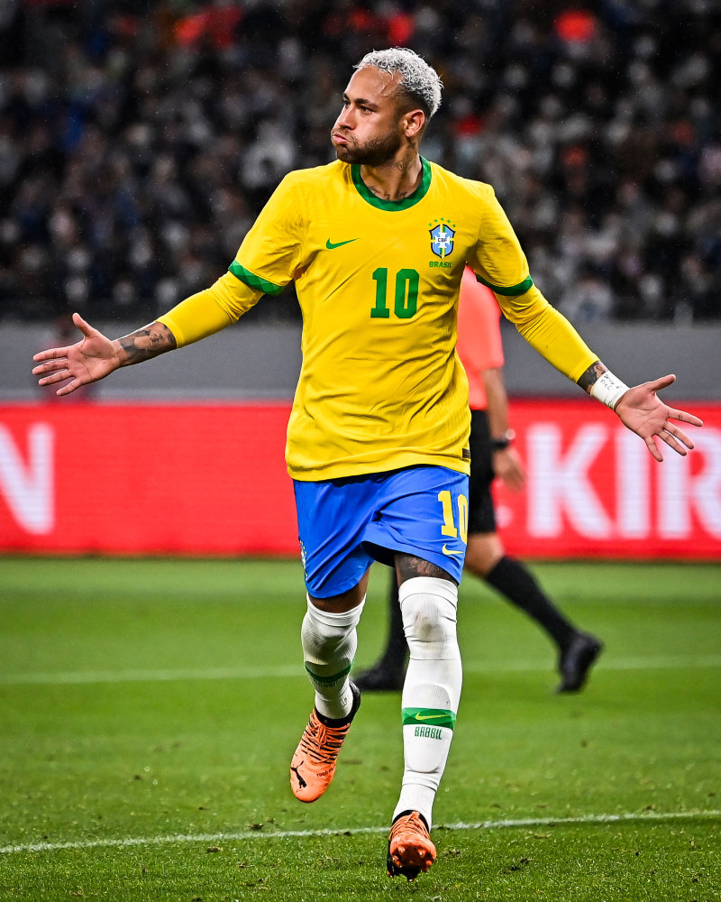 阮奇龙庆祝冲超：美好的一个赛季，一起期待2026新的挑战（阮奇龙喜迎冲超：致敬这个美好赛季，2026再迎新挑战）