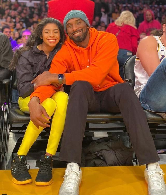 热议U22男足输越南：五后卫+偏哨都输了，非要国际日去忙全运（U22男足不敌越南引热议：五后卫失灵、判罚存争，偏在国际日分心全运）